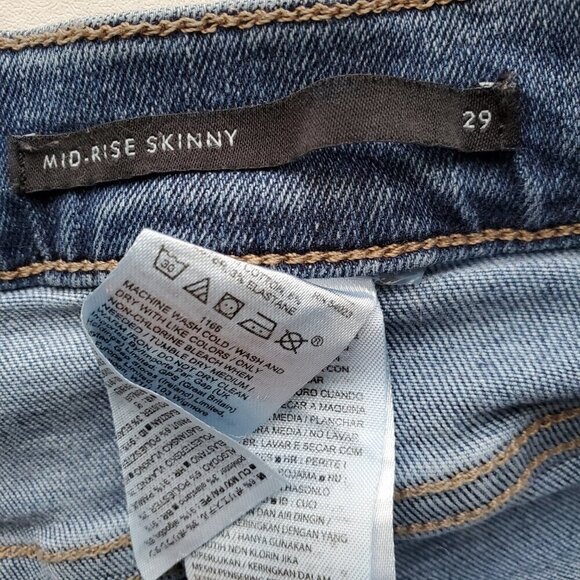 Banana Republic Mid Rise Mr. Skinny Raw Hem Ripped Knee Jeans Big Sur Wash 29 - Picture 4 of 12